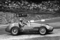 Alberto Ascari zsinórban 7 futamot nyert a Ferrarival 1952-53-ban