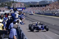 Damon Hill két kört adott a második helyezettnek Adelaide-ben, 1995-ben