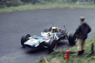 Jackie Stewart több mint 4 perccel verte ellenfeleit a Nürburgringen, 1968-ban