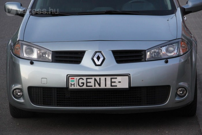 Némi motiváció egy szép magyar rendszám beszerzésére: kétezer köbcentiig 400 ezer, ennél nagyobb motorú autók esetében 800 000 forint volna a bírság magyarországi forgalomba helyezés kijátszása esetén