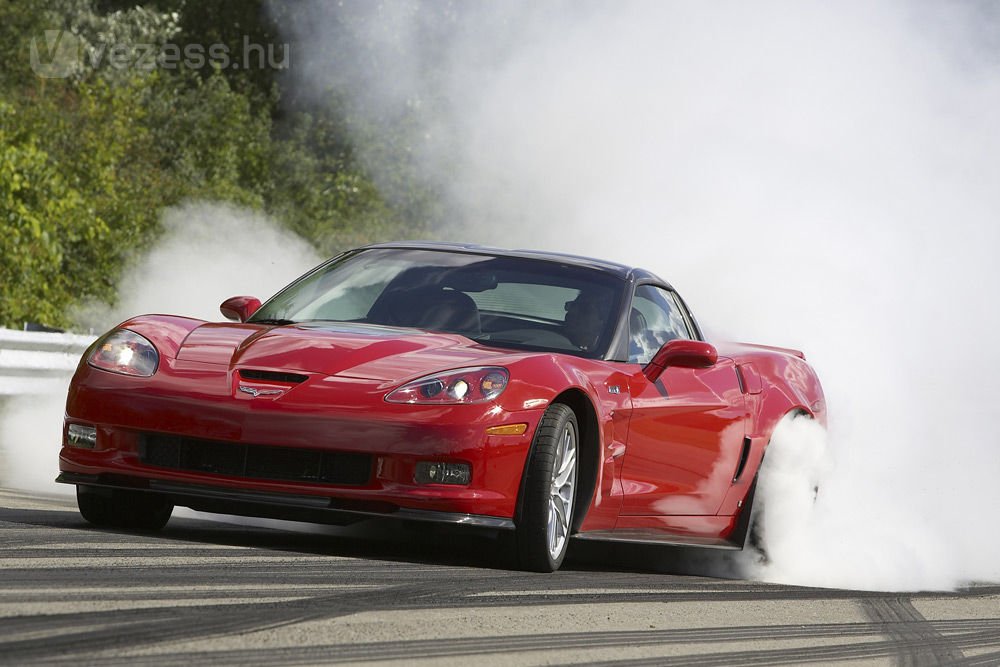 Elképesztő mennyiségű gumifüstöt várhatunk a Hell Energy Országos Drift Bajnokság pro kategóriájában. A kép illusztráció