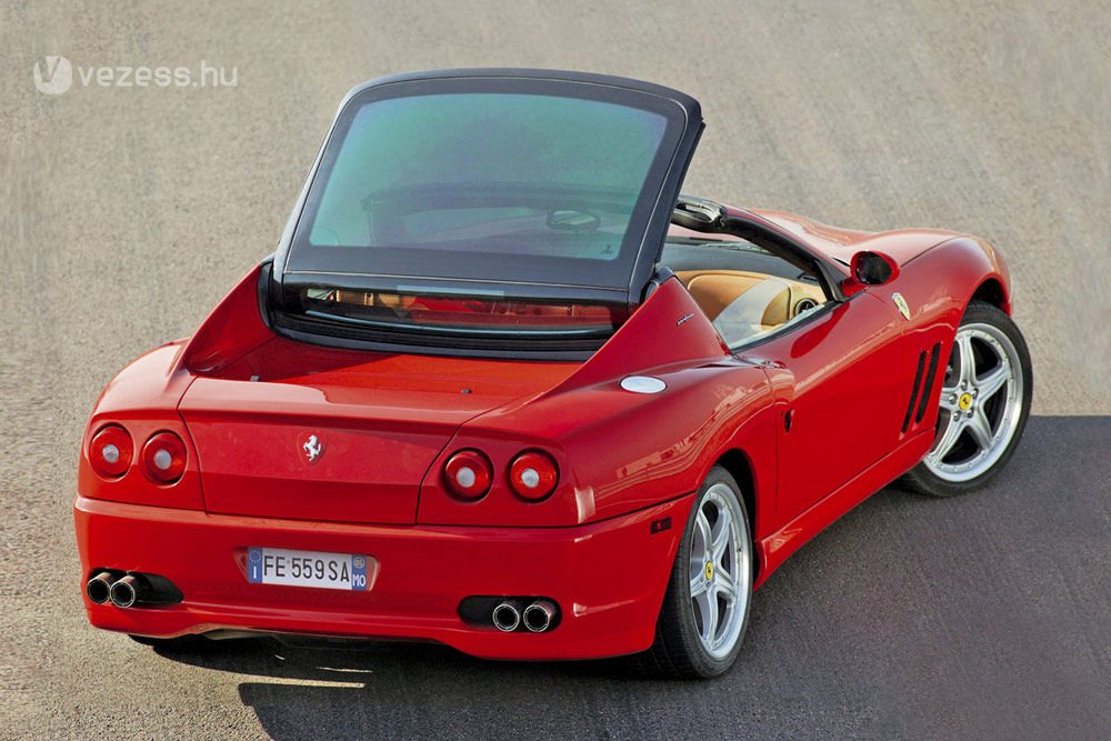 A 2005-ös 575M Superamericán hasonló tető volt