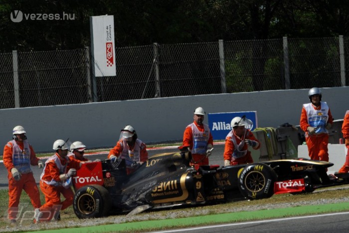 F1: Tarolt a Red Bull, lángolt a Renault 6 | Vezess F1: Tarolt a Red Bull, lángolt a Renault 6