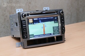 Gyári autós navigáció iGO-val