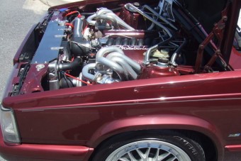 Iszonyatosan sok lóerő hétköznapi autókban