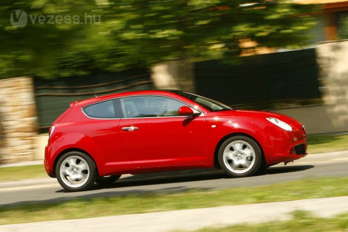 A futómű ráz, a váltó rángat, ráadásul drága és sokat fogyaszt. De kéne.