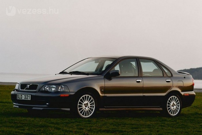 Az S40 határozottabb vonásokat kapott