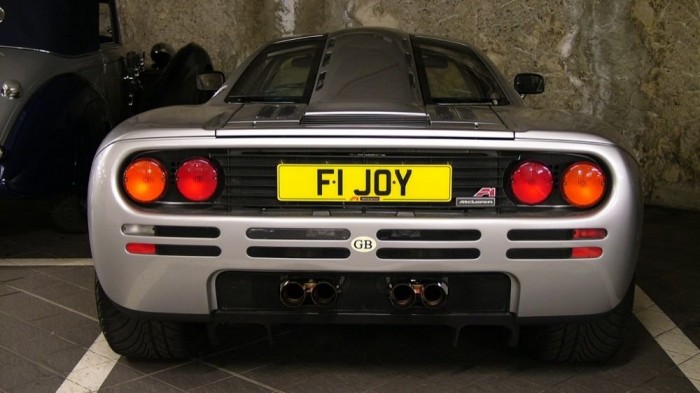 A világ valószínűleg egyetlen garázsa, ahol ilyenből nem csak egy áll.