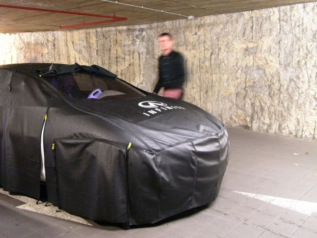 Az autótolvajok álma a tanulmányautó-ponyva. A régi versenyautókhoz hasonlóan a tanulmányautók sem szeretik az esőt, csak a napsütést. Mindegyiknek van egyedi ponyvája, amiben vezetni is lehet.