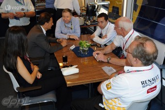 F1: Maradhatnak a régi a motorok?