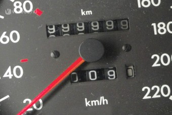 Büntetnék a kilométeróra-pörgetést