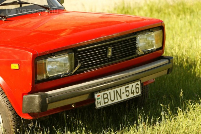 23 éve Czvikli Józsefé az autó, ő őrizte meg a 2104-est ilyen gyönyörű állapotban