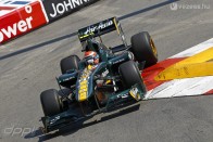 F1: Törtek az autók az edzésen 31