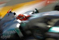 F1: Törtek az autók az edzésen 35