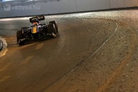 F1: Törtek az autók az edzésen 40