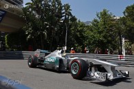 F1: Törtek az autók az edzésen 49