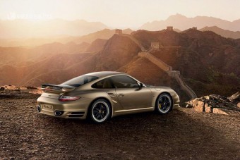 Arany Porsche tizedik szülinapra