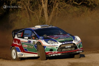 Durva autózással vezet Latvala Argentínában