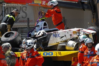 F1: Pereznek nem tört el semmije