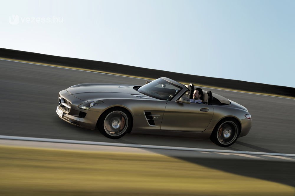 50 milliós roadster a Mercedestől 15