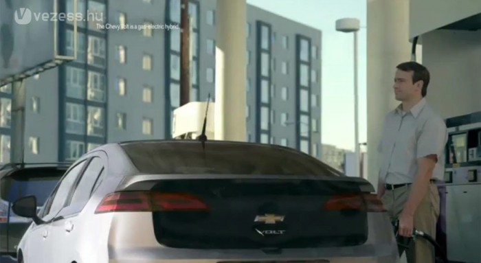 Beszólt a Chevynek a Nissan