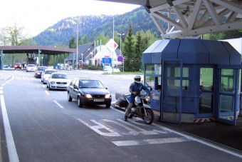 Visszaáll a határellenőrzés Ausztriánál