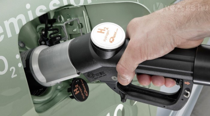 Hamarabb jön a hidrogénes Merci 7 | Vezess Akár egy normál tankolás, 3 percig tart