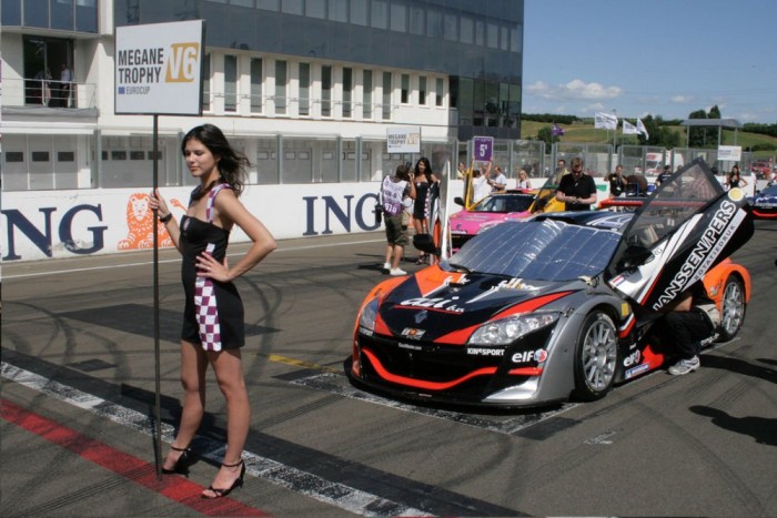 Az F1 előszobája: ingyen a Hungaroringen 3 Autóverseny olyan közelről, hogy szinte résztvevőnek érezhetjük magunkat. Ezt adta a World Series by Renault!