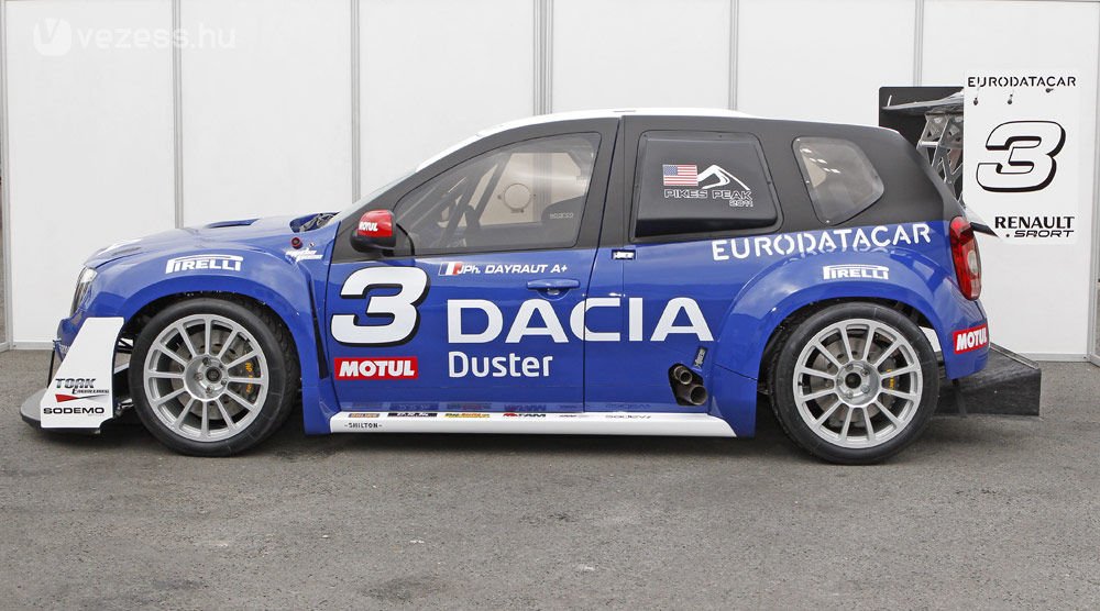 Gumit éget a Dacia-szörny 27