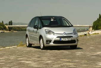 Családi autó Apa bosszantására