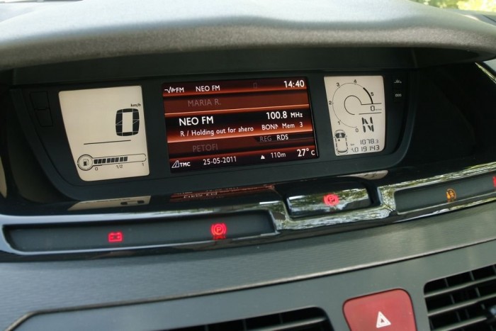 A műszerfalat szokni kell, megszokni pedig nem lehet soha