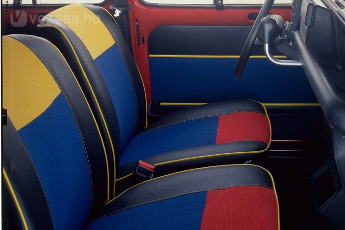 1985-től 2200 db készült a tarka belsejű Sixties szériából, dupla napfénytetővel