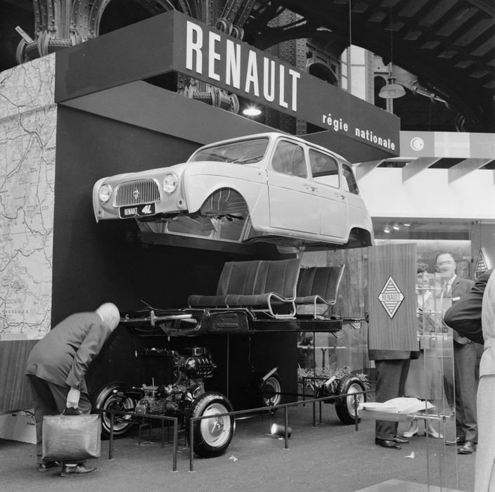1961 őszén volt a világpremier a Párizsi Autószalonon