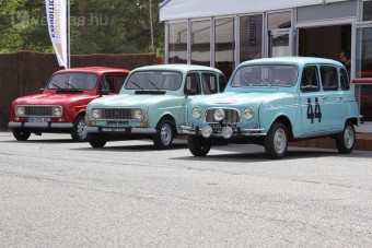 R4: 50 éves, de 5 litert fogyaszt