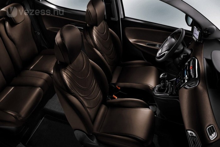 Ez is választható, szerintem a csokis külsőhöz ez a legszebb