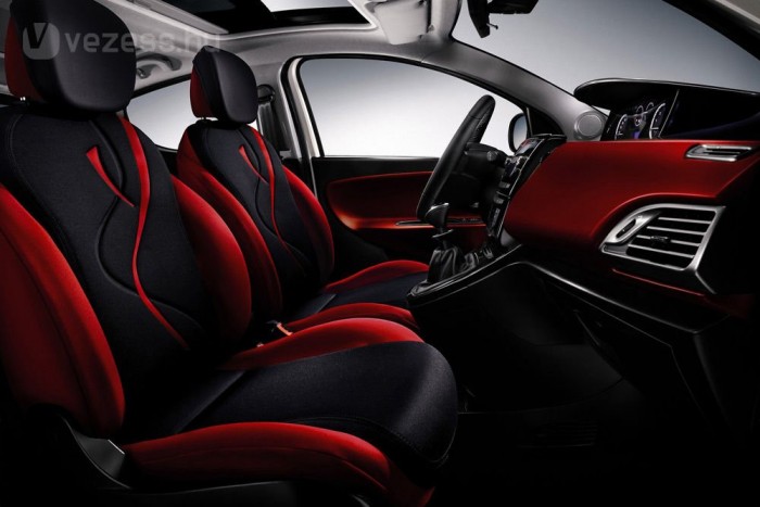 A piros-feketéhez viszont csak ez!