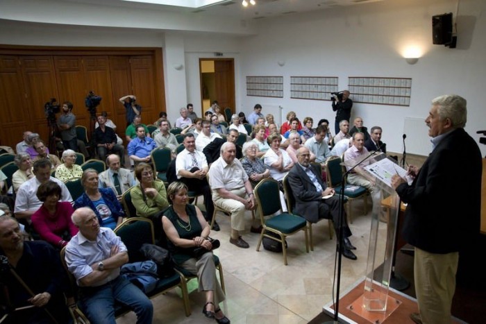 Megtelt a terem: nagyjából százan lehettünk Fónagy János előadásán