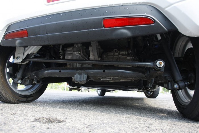 1000 forintból autóval Pestről Nagykőrösre 12 | Vezess Minden látszik, a Panhard rudas merev hátsó híd, a motor és a hajtás is