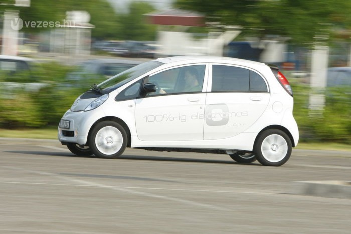 1000 forintból autóval Pestről Nagykőrösre 9 | Vezess Remekül gyorsul a padlógáznál előálló 180 Nm nyomaték hatására