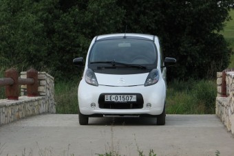 Száztíz kilométer egy tank villannyal