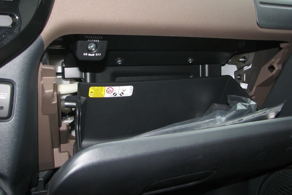 A kesztyűtartó-belső mutatja legjobban egy kocsiban, mennyire számított a luxusfaktor a tervezésnél