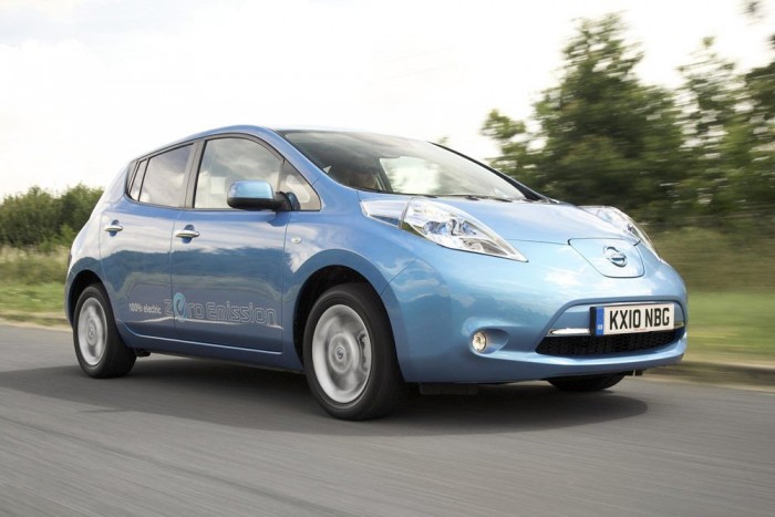 Villanyautóval a szörnyek ellen