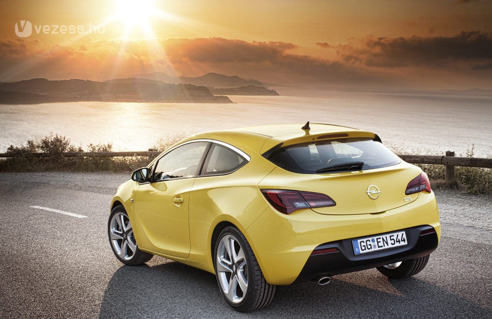 Sportkupéval bővít az Opel 8