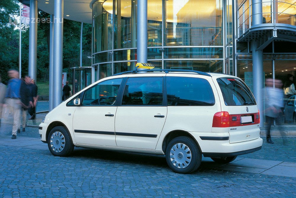 Félmilliós bírság a ferdítő taxis cégnek 9