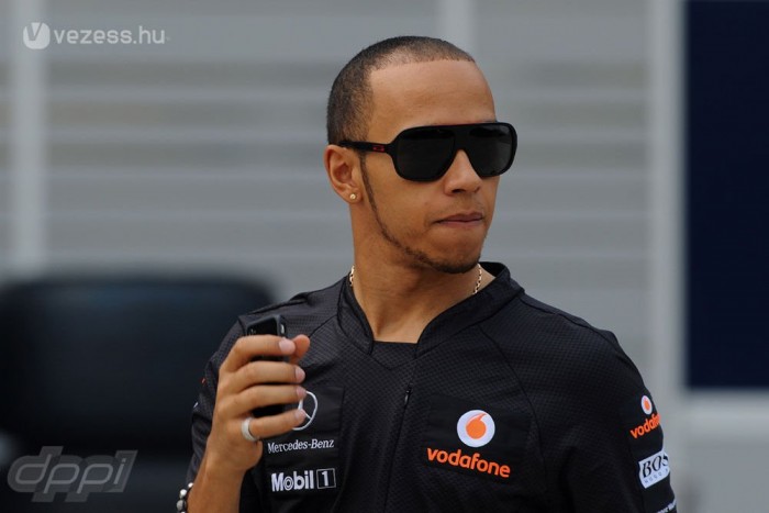 F1: Hamilton megúszta a fegyelmit