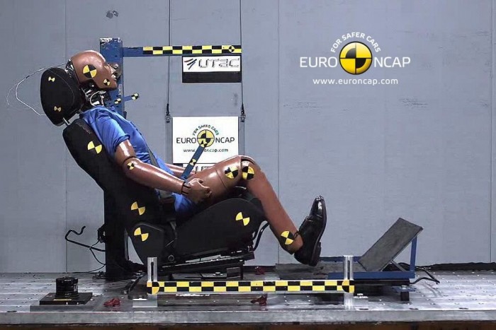 DS4: Gyalogosok, reszkessetek! 7