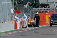F1: Rosberg az élen, Vettel a falban 34