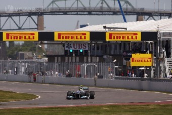 F1: A Mercedes gumit spórolt