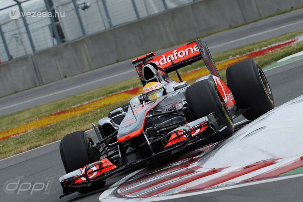 F1: Hamilton a falra mászott 13