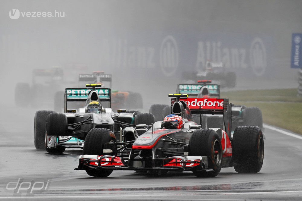 F1: Button kiáll Hamilton mellett 29